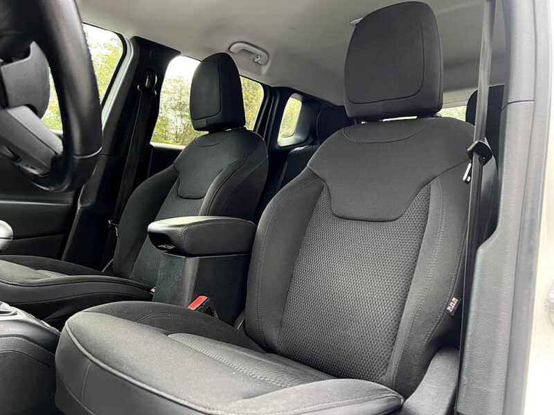 JEEP RENEGADE BROOKLYN EDITION 1.6 E TORQ 110 1ERE MAIN / GPS APPLE CARPLAY KEYLESS - Garantie 1an