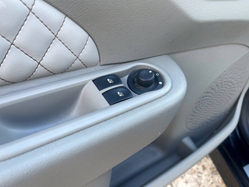 RENAULT TWINGO II 2012