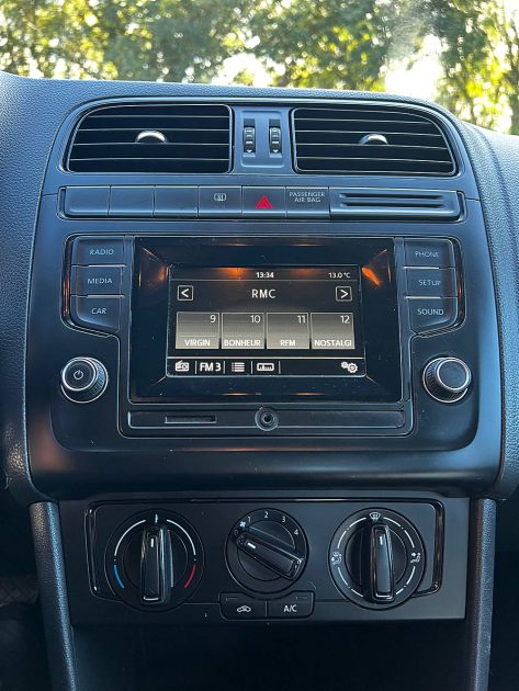 VOLKSWAGEN POLO V 2015