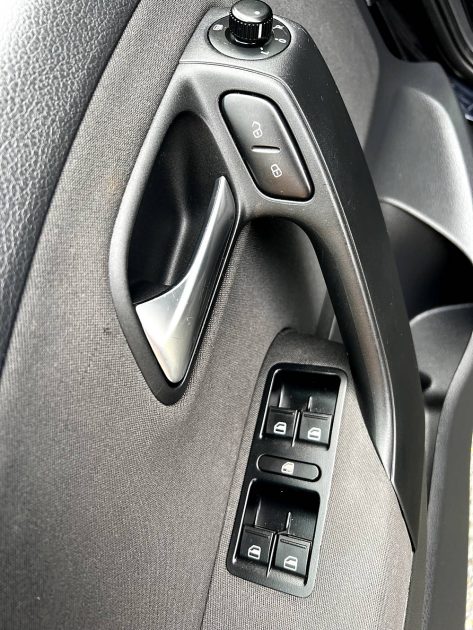 VOLKSWAGEN POLO V 2013