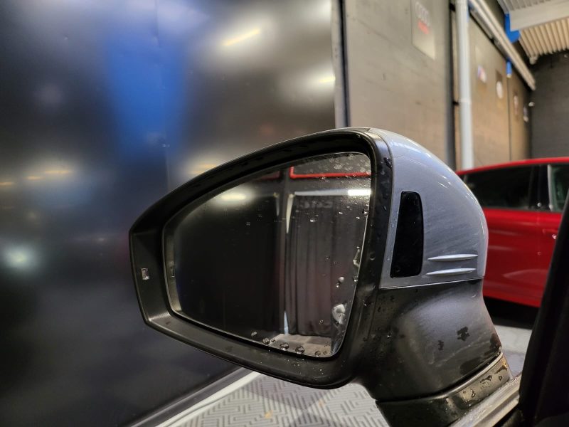 VOLKSWAGEN TIGUAN 2.0 TDi 150cv R-LINE 7 PLACES DSG7 ACC / VIRTUAL COCKPIT / 360°