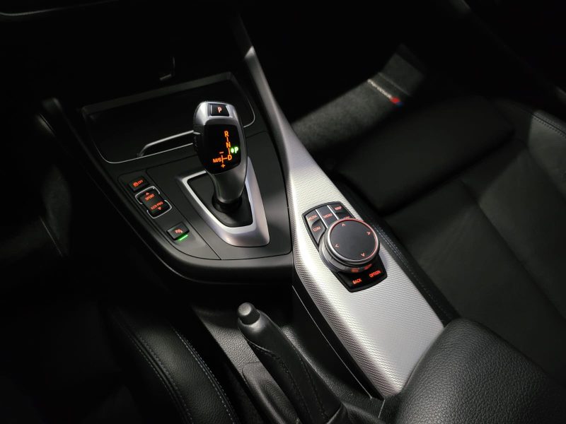 B.M.W. SERIE 1 118 i 136cv M SPORT ENTRETIEN BMW / APPLE CARPLAY