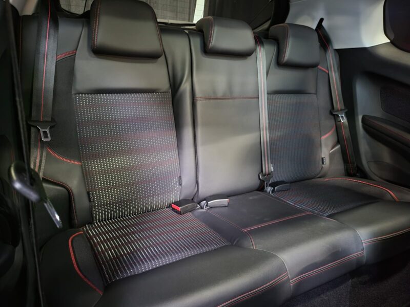 PEUGEOT 208 1.2 PURETECH 110cv GT LINE TOIT PANORAMIQUE / AUDIO JBL / CARPLAY 1E MAIN SUIVIE PEUGEOT