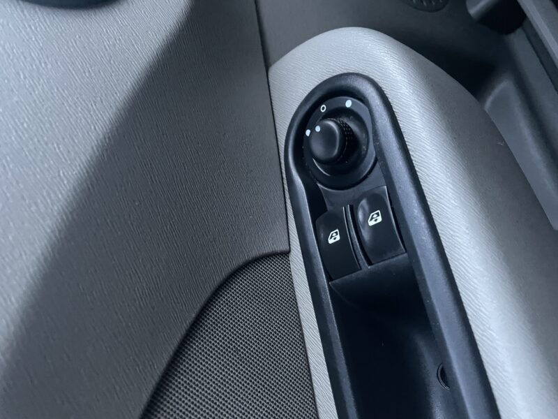 RENAULT TWINGO II 2010