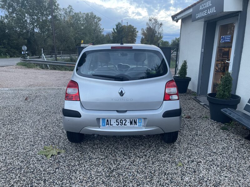 RENAULT TWINGO II 2010