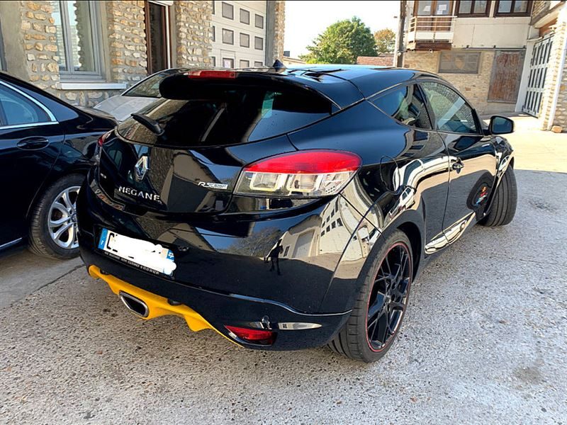 RENAULT MEGANE III Coupé REDBULL 2012
