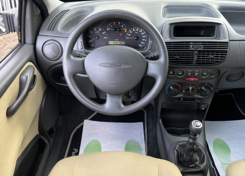 FIAT PUNTO II 1.2 60 Cv 1ERE MAIN / 58 200 Kms CLIMATISATION MODE CITY 5 PLACES - GARANTIE 1 AN