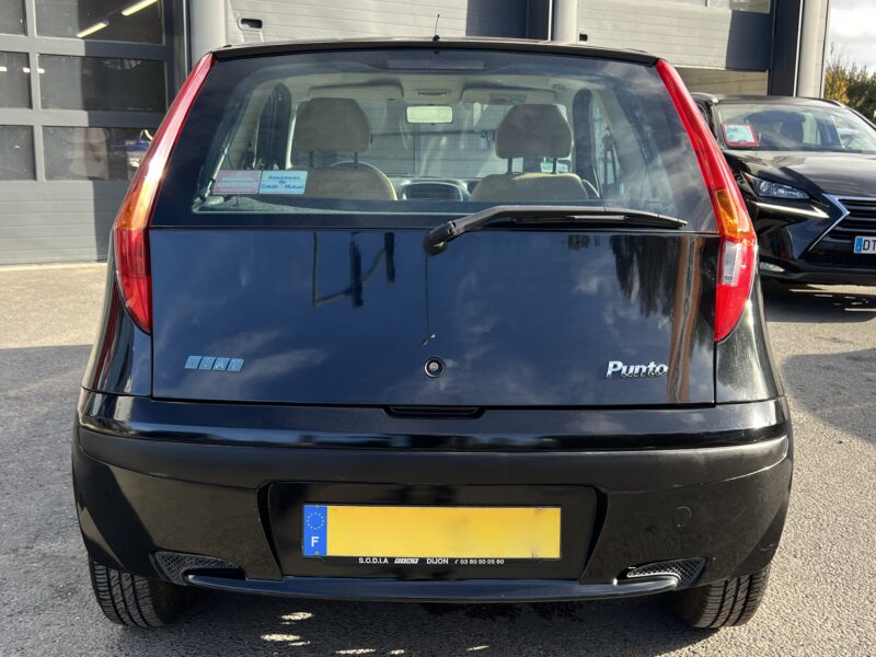 FIAT PUNTO II 1.2 60 Cv 1ERE MAIN / 58 200 Kms CLIMATISATION MODE CITY 5 PLACES - GARANTIE 1 AN