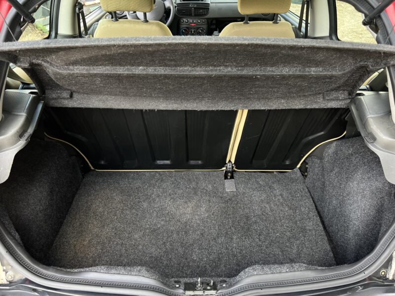 FIAT PUNTO II 1.2 60 Cv 1ERE MAIN / 58 200 Kms CLIMATISATION MODE CITY 5 PLACES - GARANTIE 1 AN