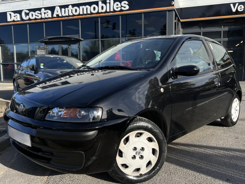 FIAT PUNTO II 1.2 60 Cv 1ERE MAIN / 58 200 Kms CLIMATISATION MODE CITY 5 PLACES - GARANTIE 1 AN