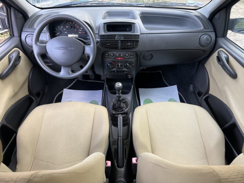 FIAT PUNTO II 1.2 60 Cv 1ERE MAIN / 58 200 Kms CLIMATISATION MODE CITY 5 PLACES - GARANTIE 1 AN