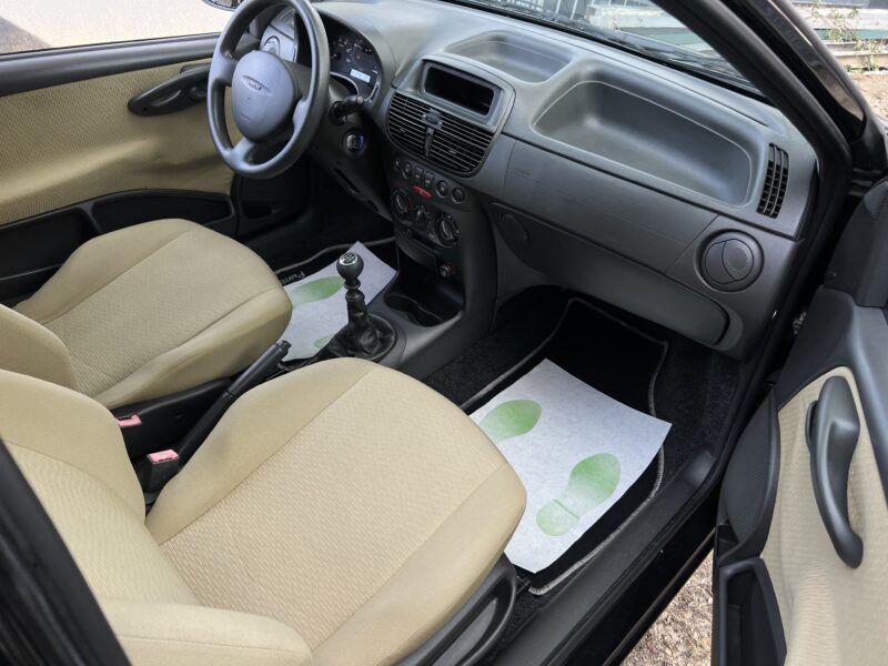 FIAT PUNTO II 1.2 60 Cv 1ERE MAIN / 58 200 Kms CLIMATISATION MODE CITY 5 PLACES - GARANTIE 1 AN