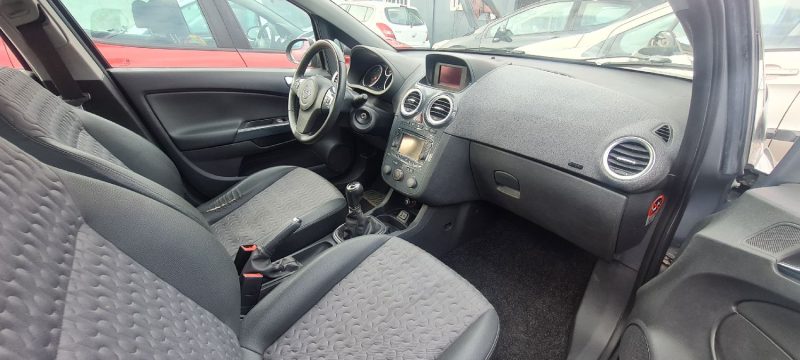 OPEL CORSA 2012