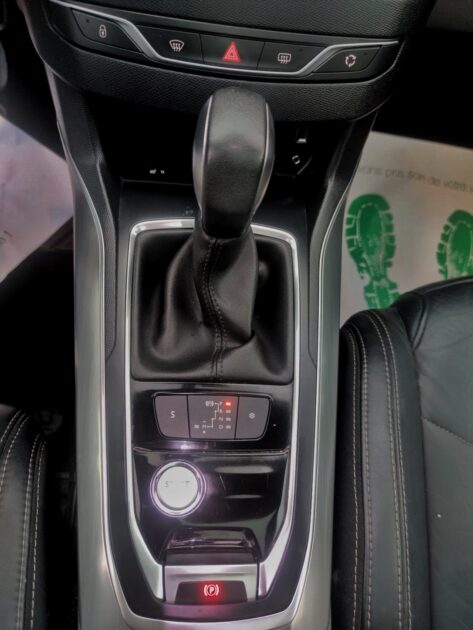 PEUGEOT 308 II 2016 féline 