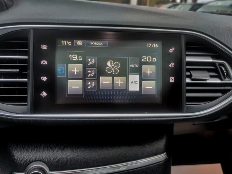 PEUGEOT 308 II 2016 féline 