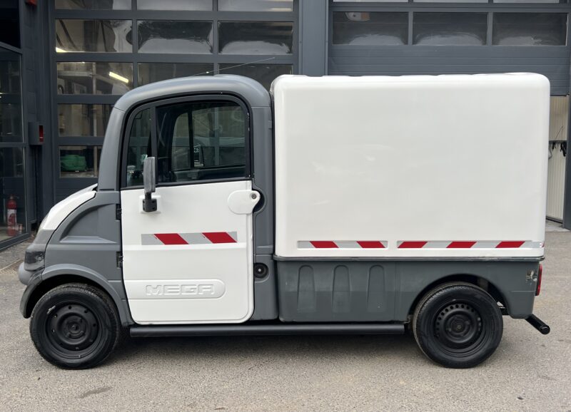 MEGA FOURGON UTILITAIRE SANS PERMIS / BOITE AUTOMATIQUE - Garantie 3 Mois