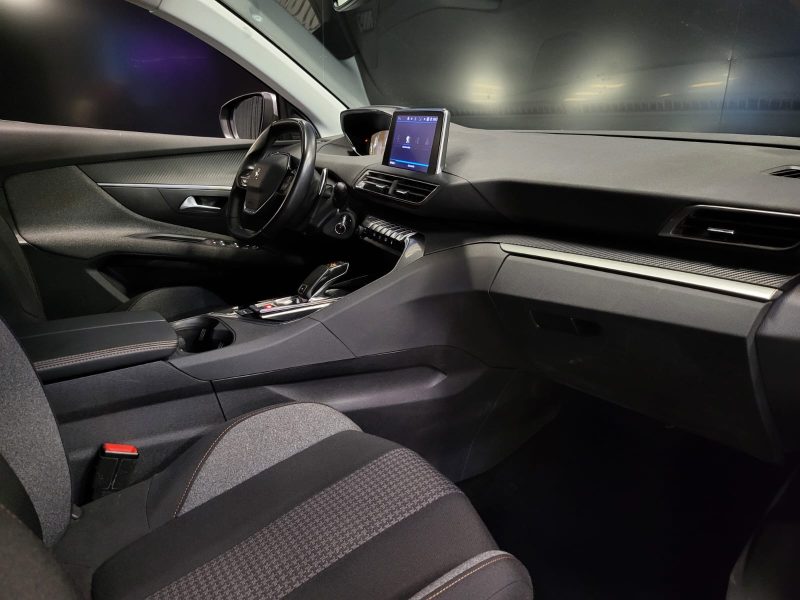 PEUGEOT 3008 1.5 BlueHDi 130cv EAT8 ACTIVE BUSINESS 1E MAIN SUIVI PEUGEOT CARPLAY / RADARS AV AR / V