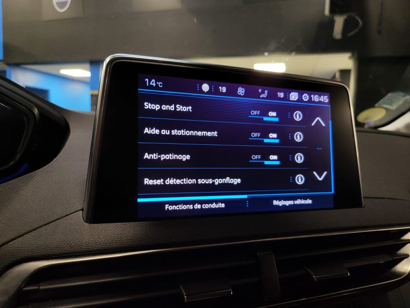 PEUGEOT 3008 1.5 BlueHDi 130cv EAT8 ACTIVE BUSINESS 1E MAIN SUIVI PEUGEOT CARPLAY / RADARS AV AR / V