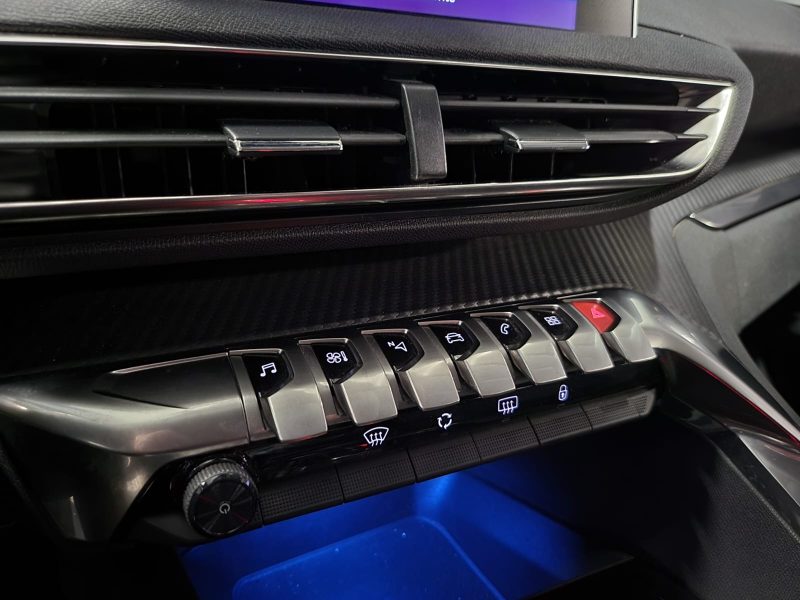 PEUGEOT 3008 1.5 BlueHDi 130cv EAT8 ACTIVE BUSINESS 1E MAIN SUIVI PEUGEOT CARPLAY / RADARS AV AR / V