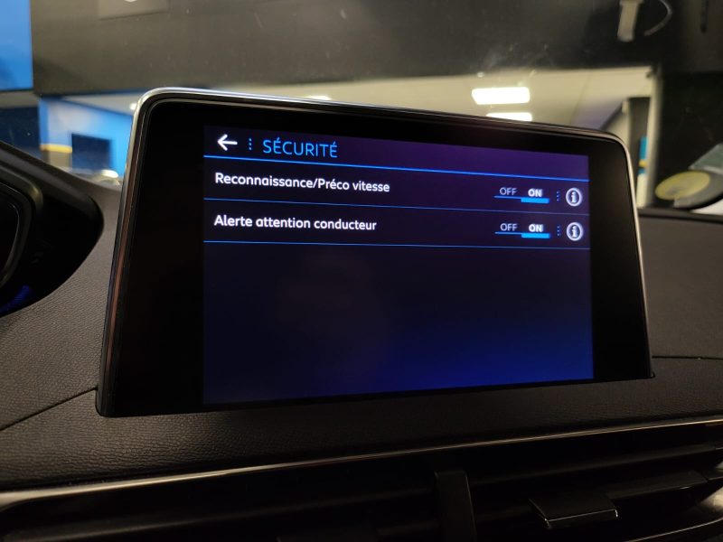 PEUGEOT 3008 1.5 BlueHDi 130cv EAT8 ACTIVE BUSINESS 1E MAIN SUIVI PEUGEOT CARPLAY / RADARS AV AR / V