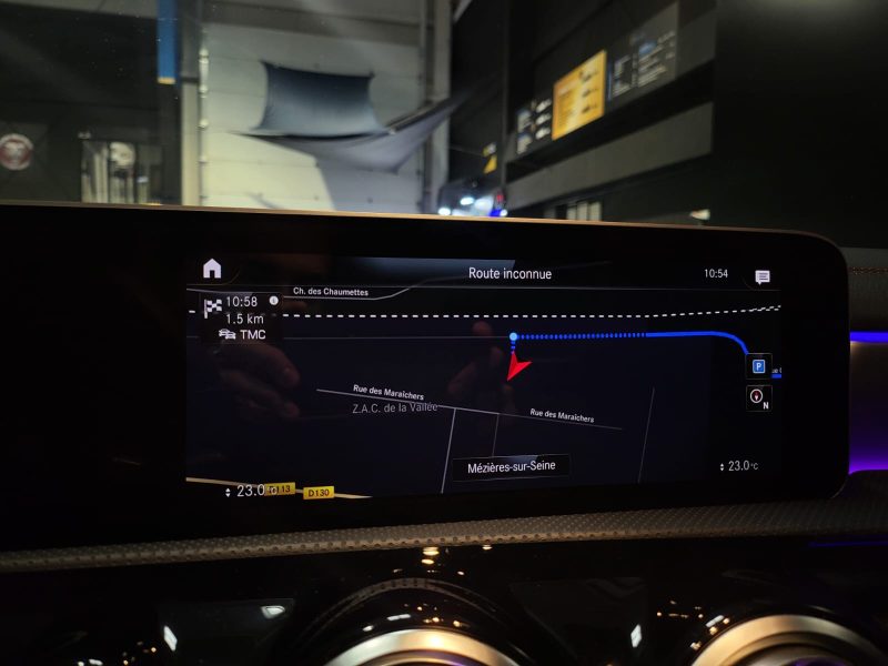 MERCEDES-BENZ CLA 180d 116cv AMG Line 7G-DCT // TOIT OUVRANT/SIEGES CHAUFFANT/CAMERA DE RECUL