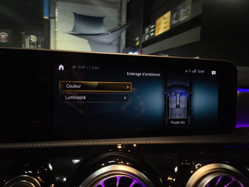 MERCEDES-BENZ CLA 180d 116cv AMG Line 7G-DCT // TOIT OUVRANT/SIEGES CHAUFFANT/CAMERA DE RECUL