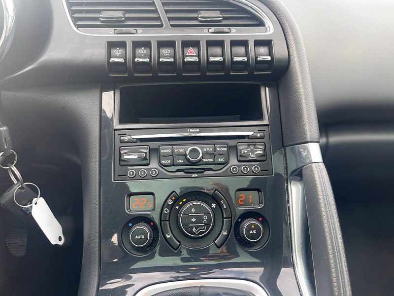 PEUGEOT 3008 Monospace 2011