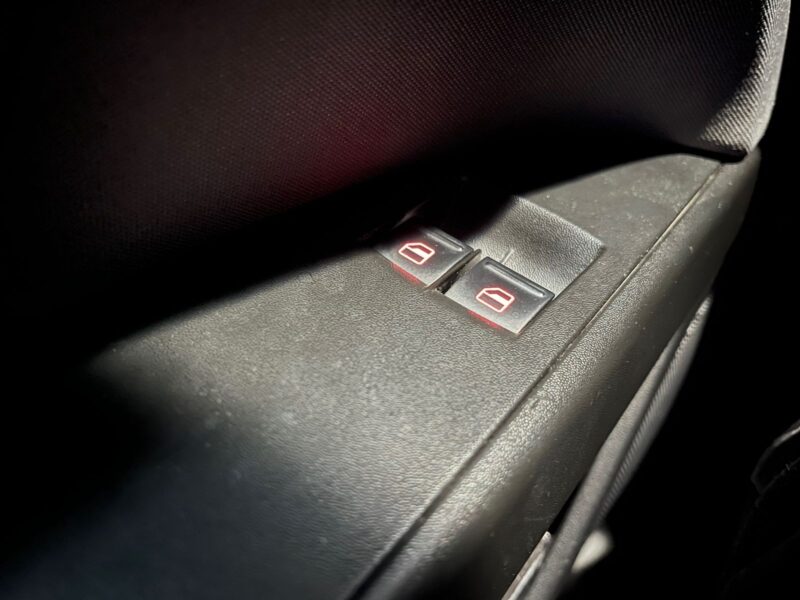 1.6 TDI 90cv BLUETOOTH / REGULATEUR 