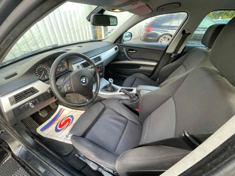 B.M.W. SERIE 3 2010