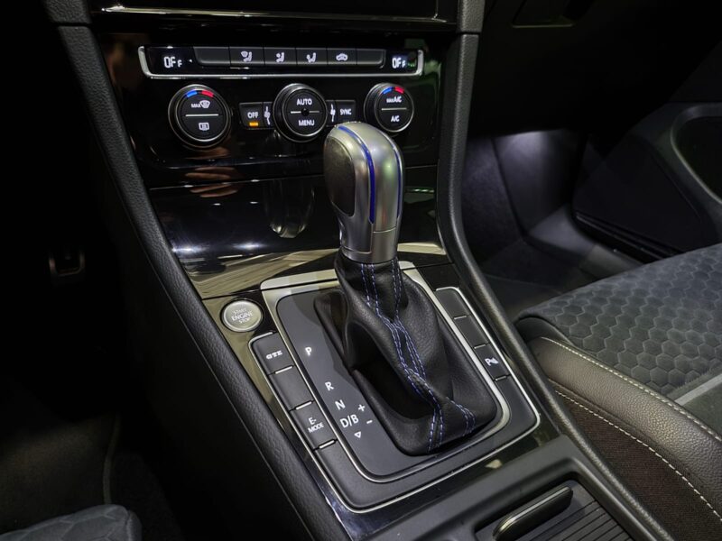 VOLKSWAGEN GOLF VII 1.4 GTE Hybrid 204cv / VIRTUAL COCKPIT / CARPLAY / CAMERA / 1ER MAIN