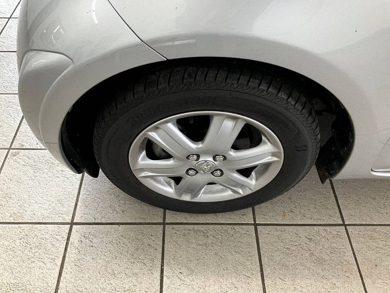 TOYOTA IQ 1.0L 69CH BVA