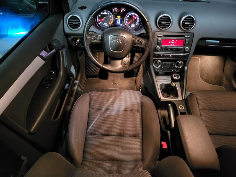 AUDI A3 SPORTBACK 1.2 TFSI 105cv Ambition BVM6 // RADAR-AV-AR/XENONS/SIEGES CHAUFFANT