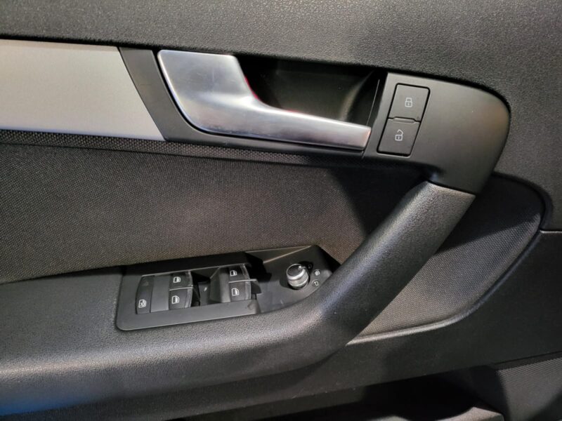 AUDI A3 SPORTBACK 1.2 TFSI 105cv Ambition BVM6 // RADAR-AV-AR/XENONS/SIEGES CHAUFFANT