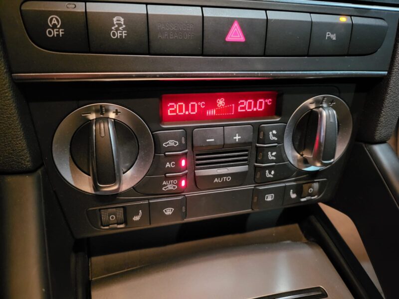 AUDI A3 SPORTBACK 1.2 TFSI 105cv Ambition BVM6 // RADAR-AV-AR/XENONS/SIEGES CHAUFFANT