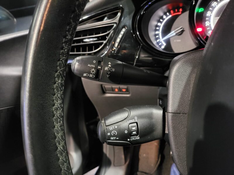 CITROEN C3 II 1.6 BlueHDi 100cv Exclusive // APPLE CARPLAY/CAMERA DE RECUL/PARE-BRISE PANORAMIQUE