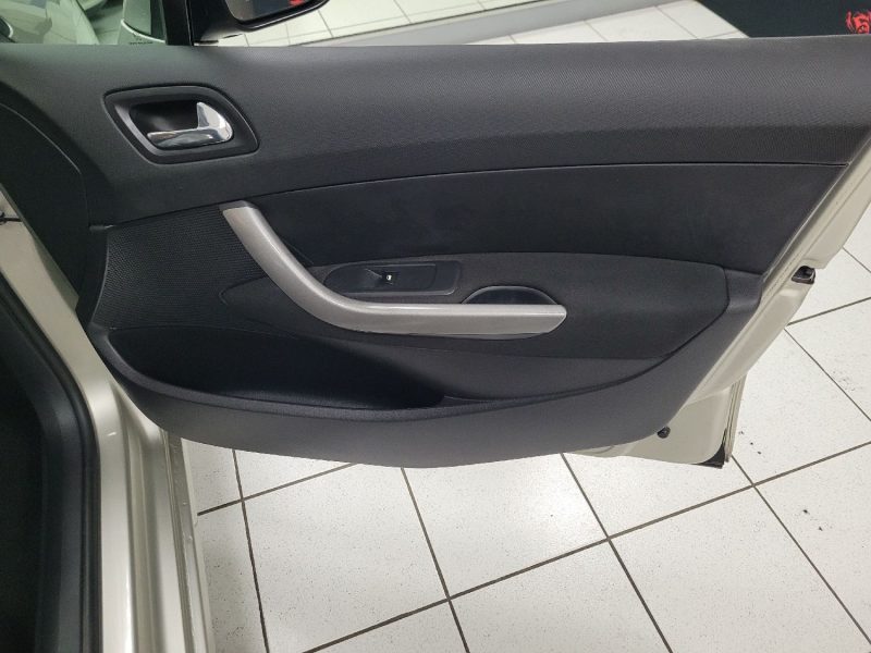 PEUGEOT 308 1.6 HDi 110 Premium