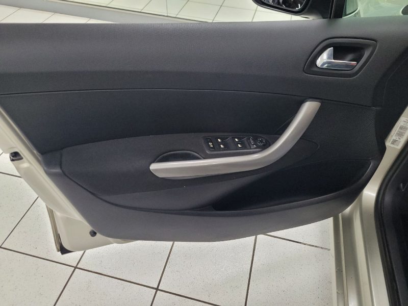 PEUGEOT 308 1.6 HDi 110 Premium