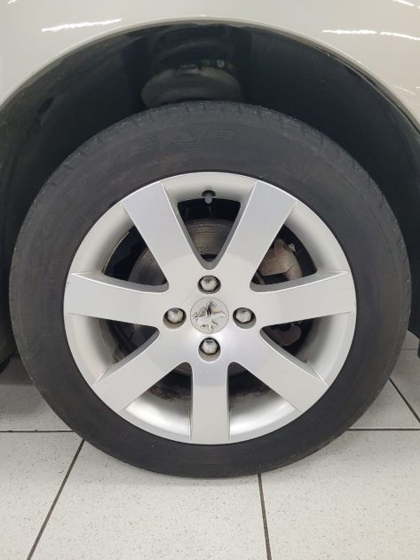 PEUGEOT 308 1.6 HDi 110 Premium