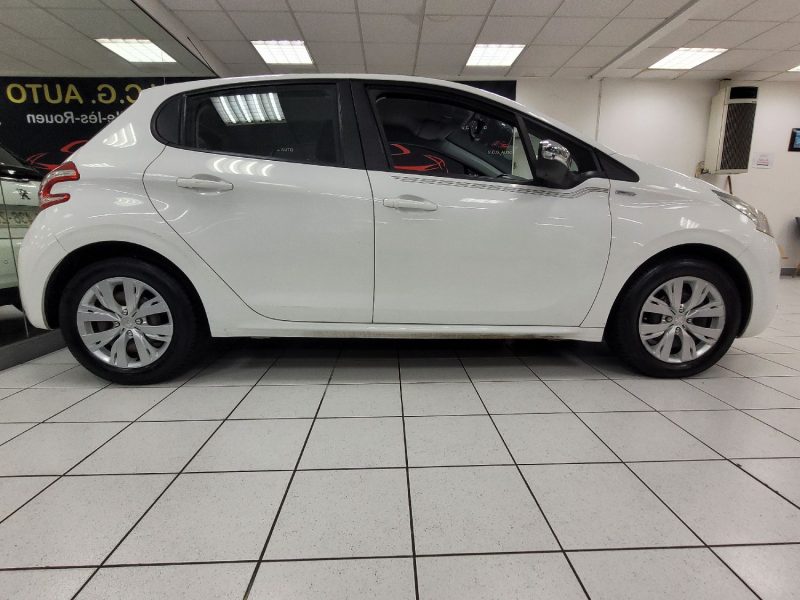 PEUGEOT 208 1.4 HDi 70 Urban Soul