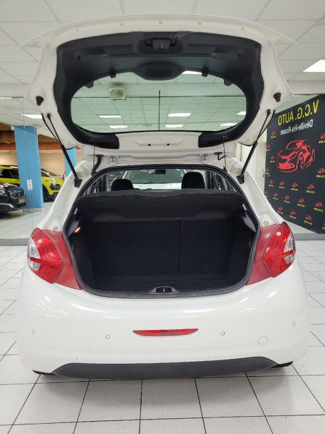 PEUGEOT 208 1.4 HDi 70 Urban Soul