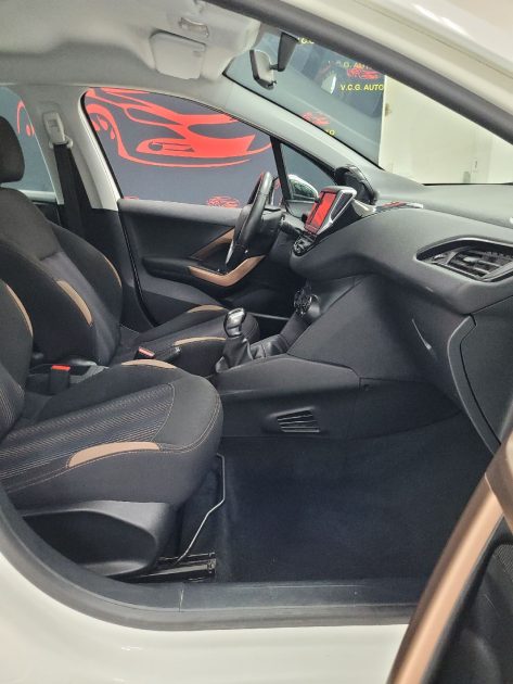 PEUGEOT 208 1.4 HDi 70 Urban Soul