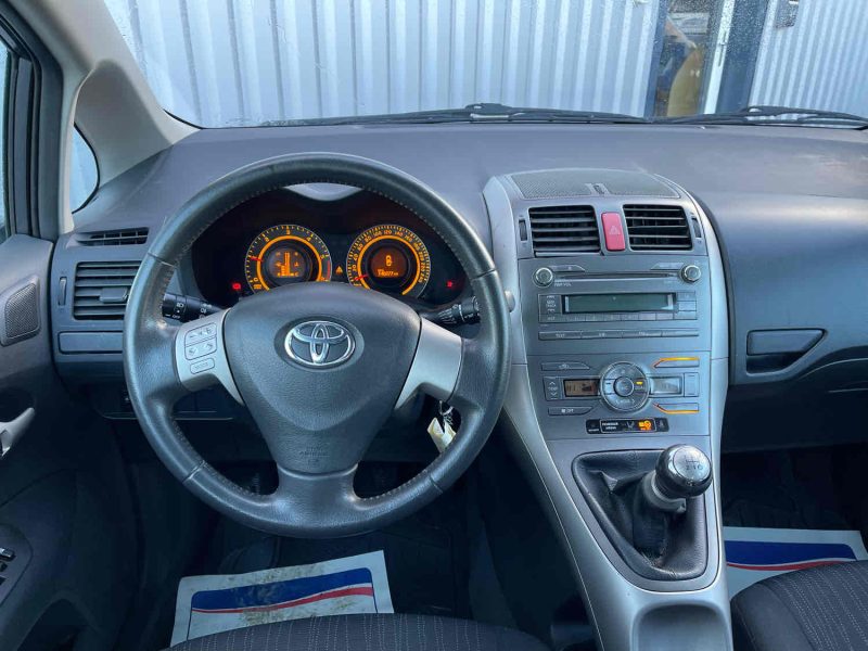 TOYOTA AURIS 2008