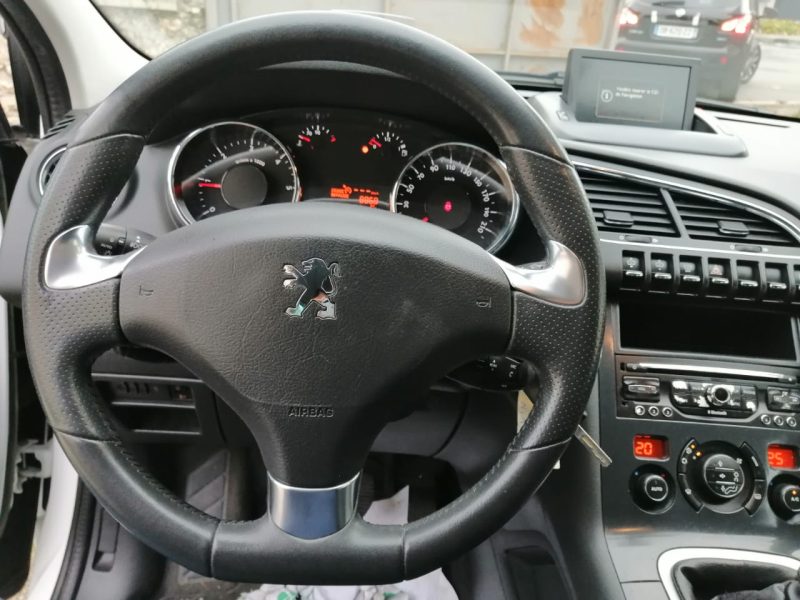 PEUGEOT 3008  2013