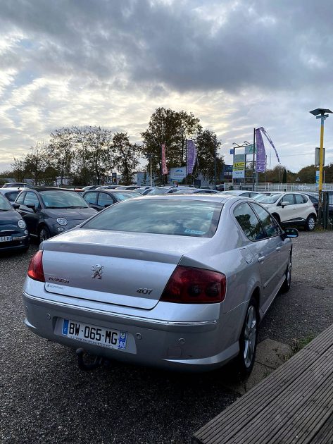 PEUGEOT 407