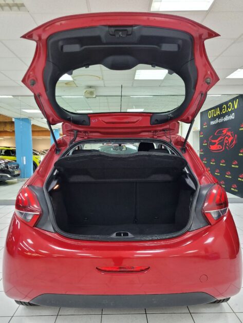 PEUGEOT 208 I 2016 1.6 HDi / BlueHDi 75 1560cm3 75cv