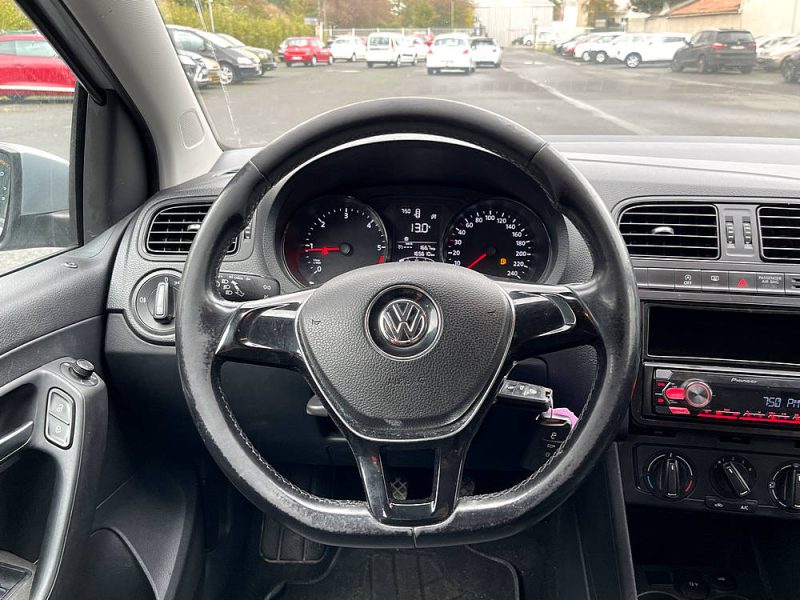 VOLKSWAGEN POLO V 2015