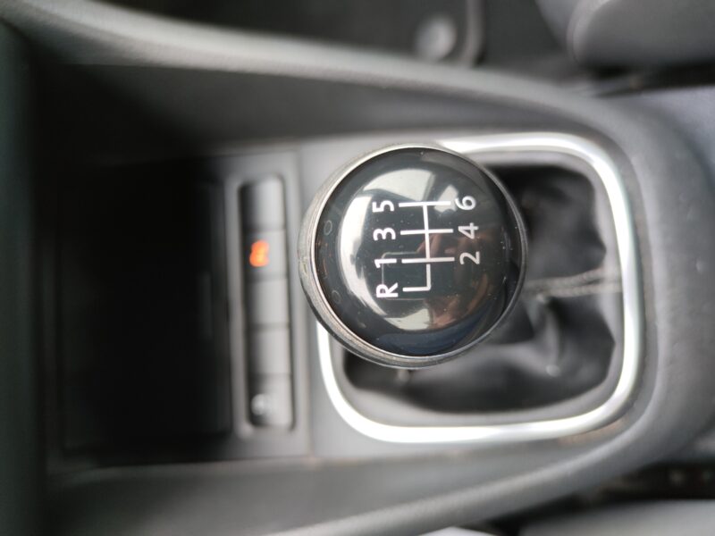 VOLKSWAGEN GOLF VI 2012