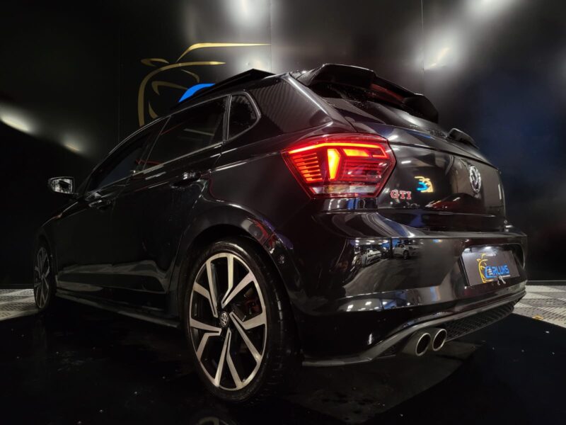 VOLKSWAGEN POLO VI GTI 2.0 TSI 200 cv / TOIT OUVRANT / CARPLAY / CAMERA