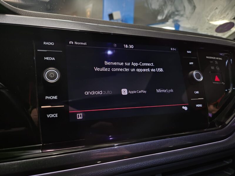 VOLKSWAGEN POLO VI GTI 2.0 TSI 200 cv / TOIT OUVRANT / CARPLAY / CAMERA