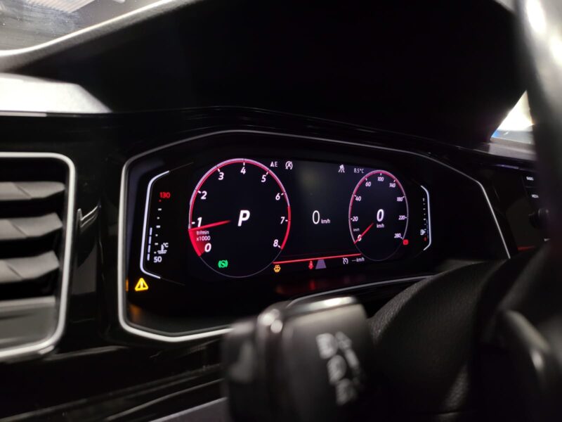 VOLKSWAGEN POLO VI GTI 2.0 TSI 200 cv / TOIT OUVRANT / CARPLAY / CAMERA